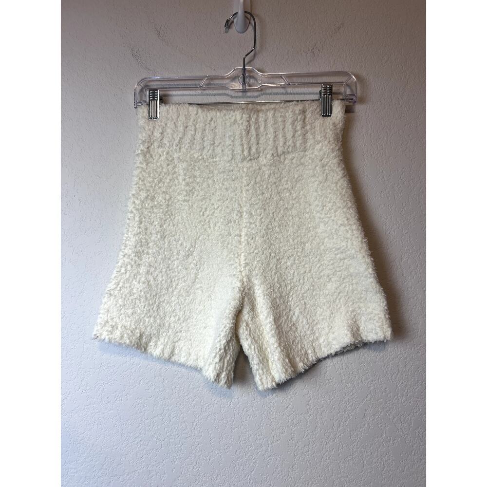 SKIMS Cozy Knit Short Cream XS - Super Soft & Stylish!